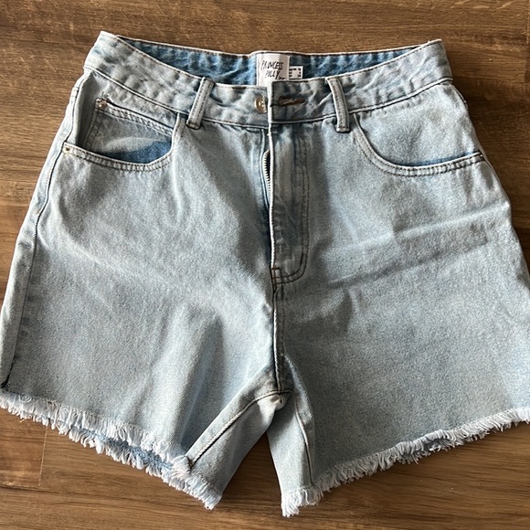 PRINCESS POLLY ‼️ Never worn ‼️ long Jean shorts - Picture 2 of 5